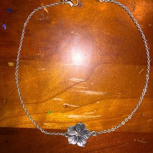 Aloha flower silver choker necklace🌺